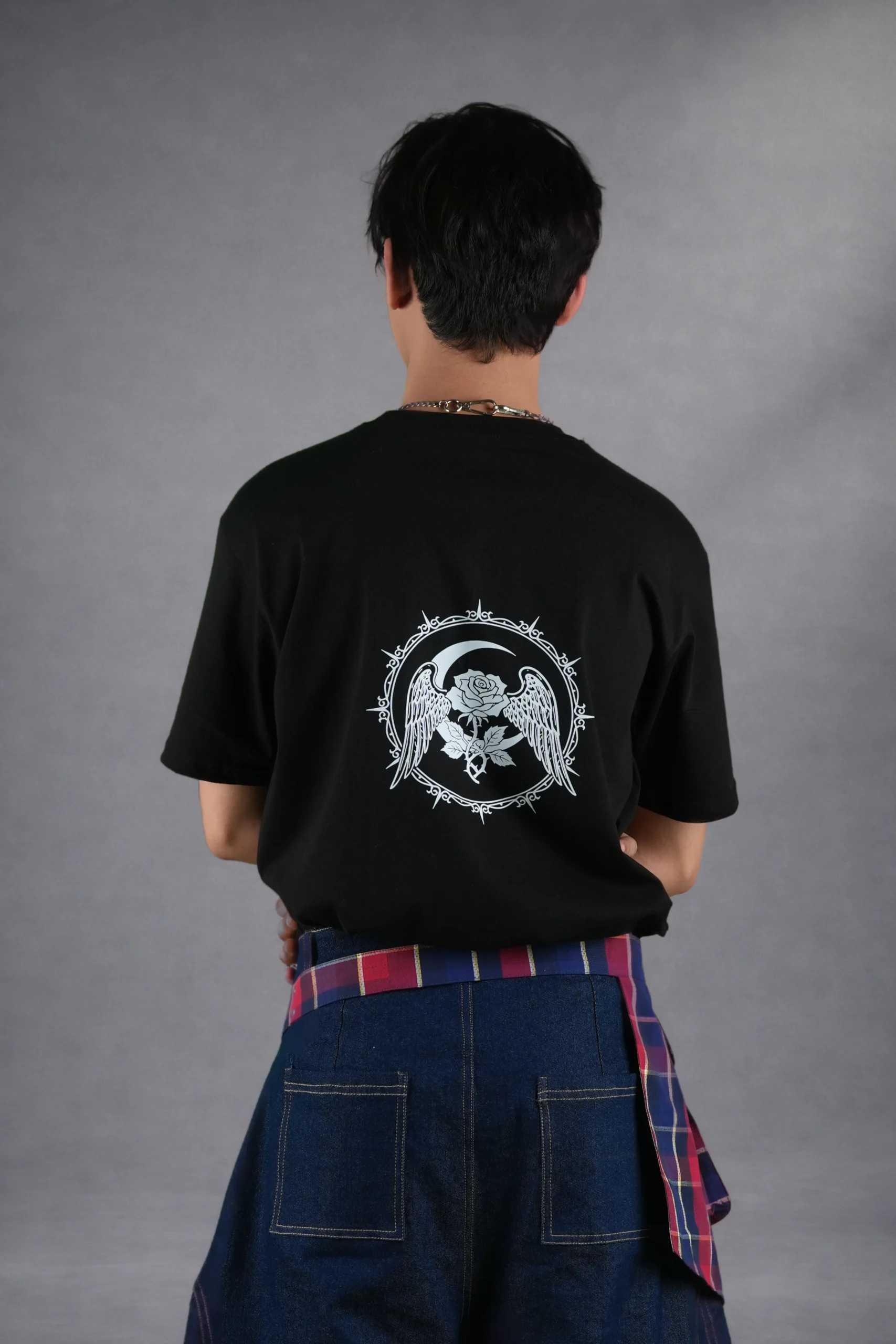 Estriø Black Tee - Male - Back