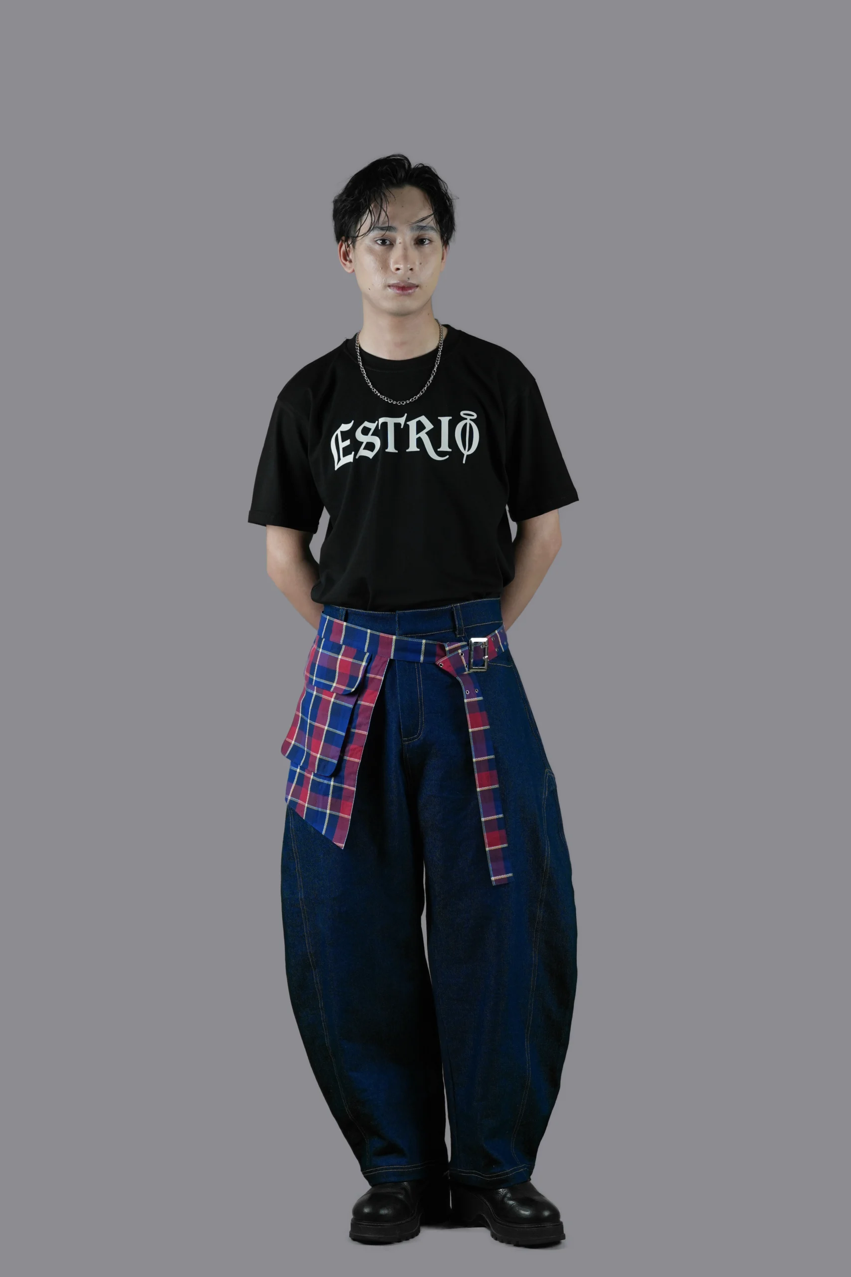 Dark Wash Barrel Jeans with Check Belt